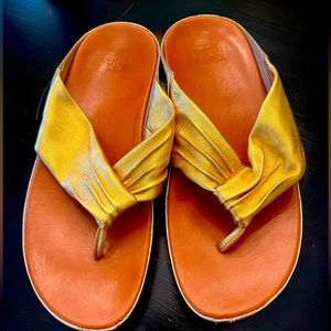 FitFlops gold slide sandal size 10